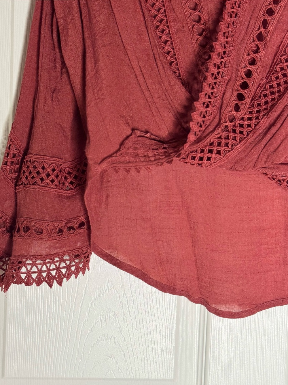 By Together Rose Mauve Crochet Trim V-Neck Blouse - Picture 4 of 6